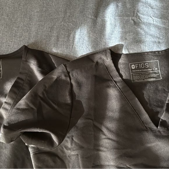 Figs Casma Black Scrub Tops - Picture 9 of 9